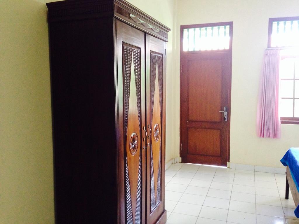 Mekar Jaya Bungalows Кута Екстер'єр фото