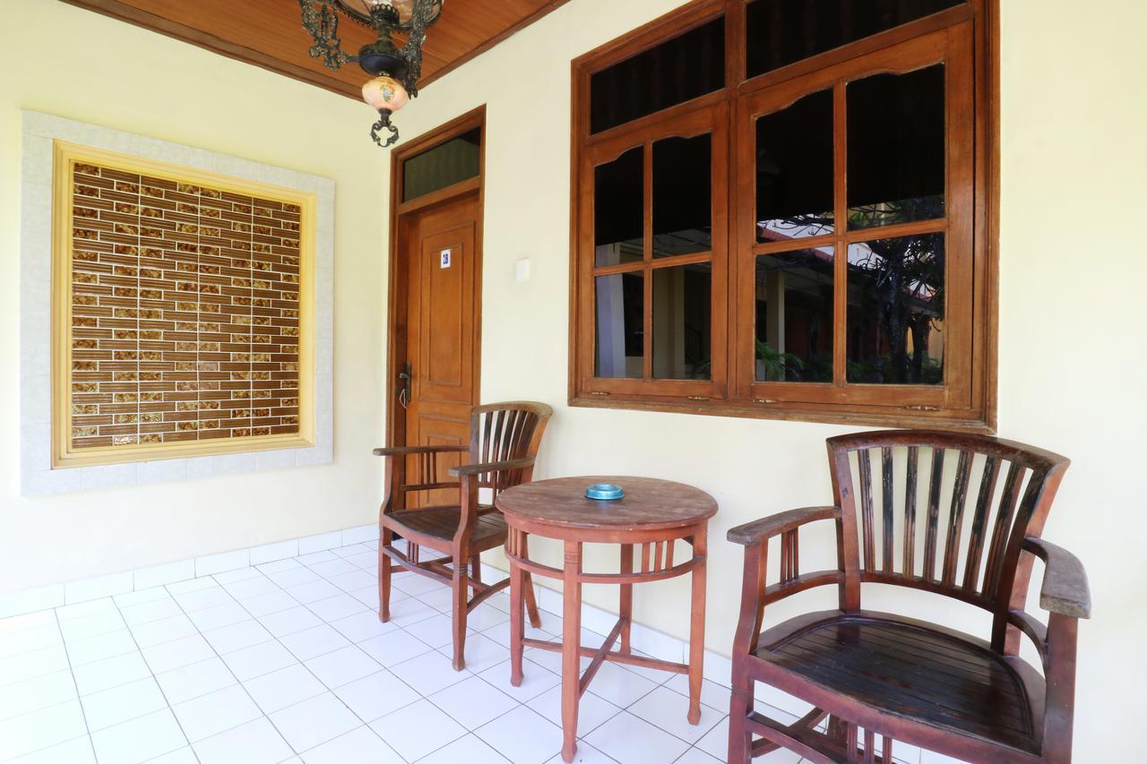 Mekar Jaya Bungalows Кута Екстер'єр фото